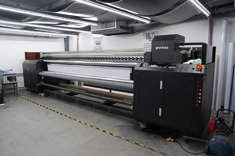 廣告UV卷材打印機
